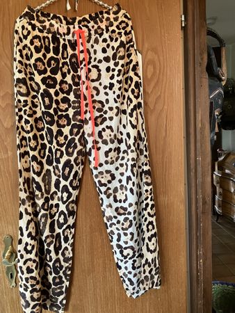 Leopardenhose mit weiten Beinen von Emily van den Bergh Gr40