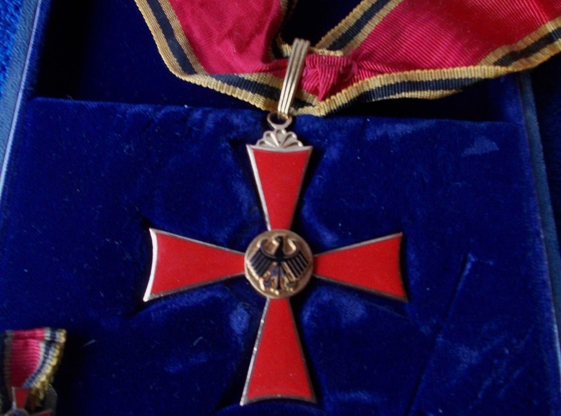 Medaillen: Grosses Verdienstkreuz – Gebraucht aus Basel von OrdenMax 2