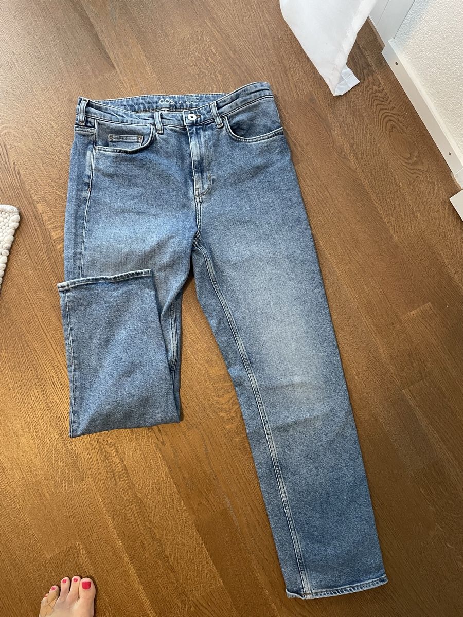 Cos Jeans: Cos Jeans – Nuovo (secondo la descrizione) da Uitikon Waldegg venduto da ste_7ck7