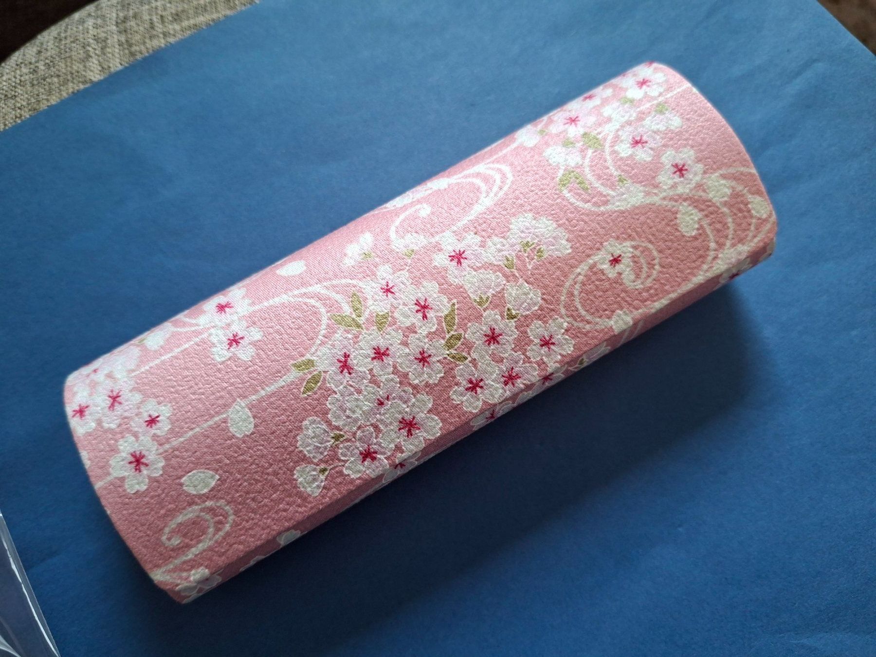 Sonstige Kleidung & Accessoires: Sakura/cherry blossoms/Kirschblüten/glasses case/Brille Etui – Neu (gemäss Beschreibung) aus Goldach von mamakotzi