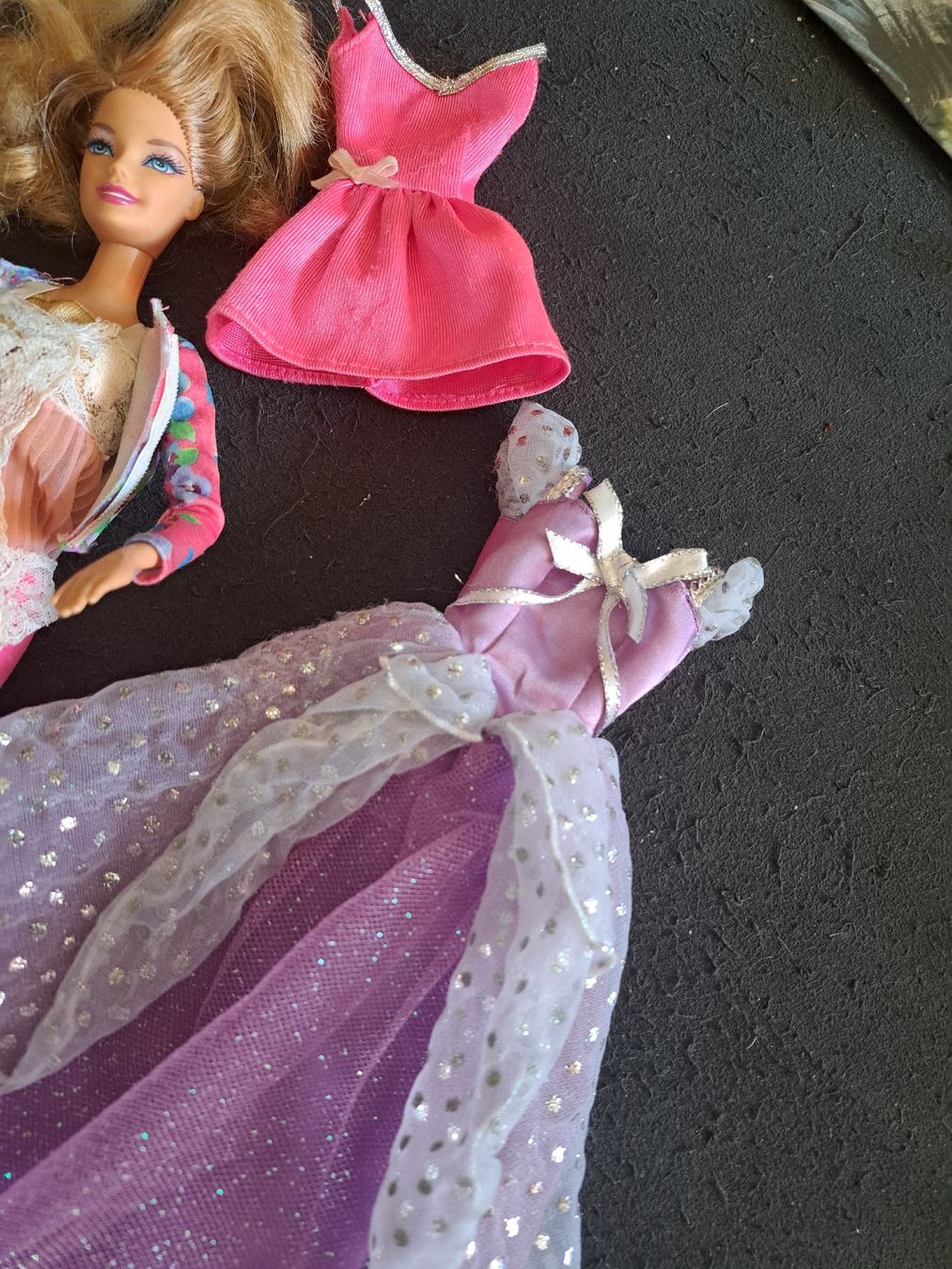 Bambole: Barbie Puppe Vintage 2009 mit Kleider – Usato da Zufikon venduto da Dysundas 2