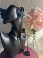 Elegante Blumen Ohrringe blau/goldig