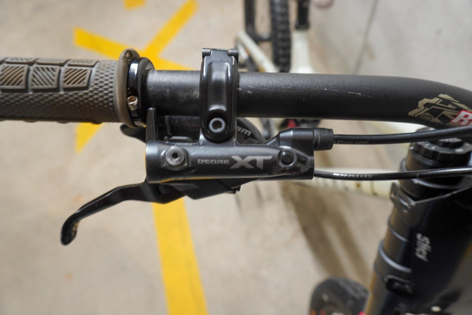 Commencal Vélos: Commencal Dhv5 – D'occasion à Meinier par simon0107 6