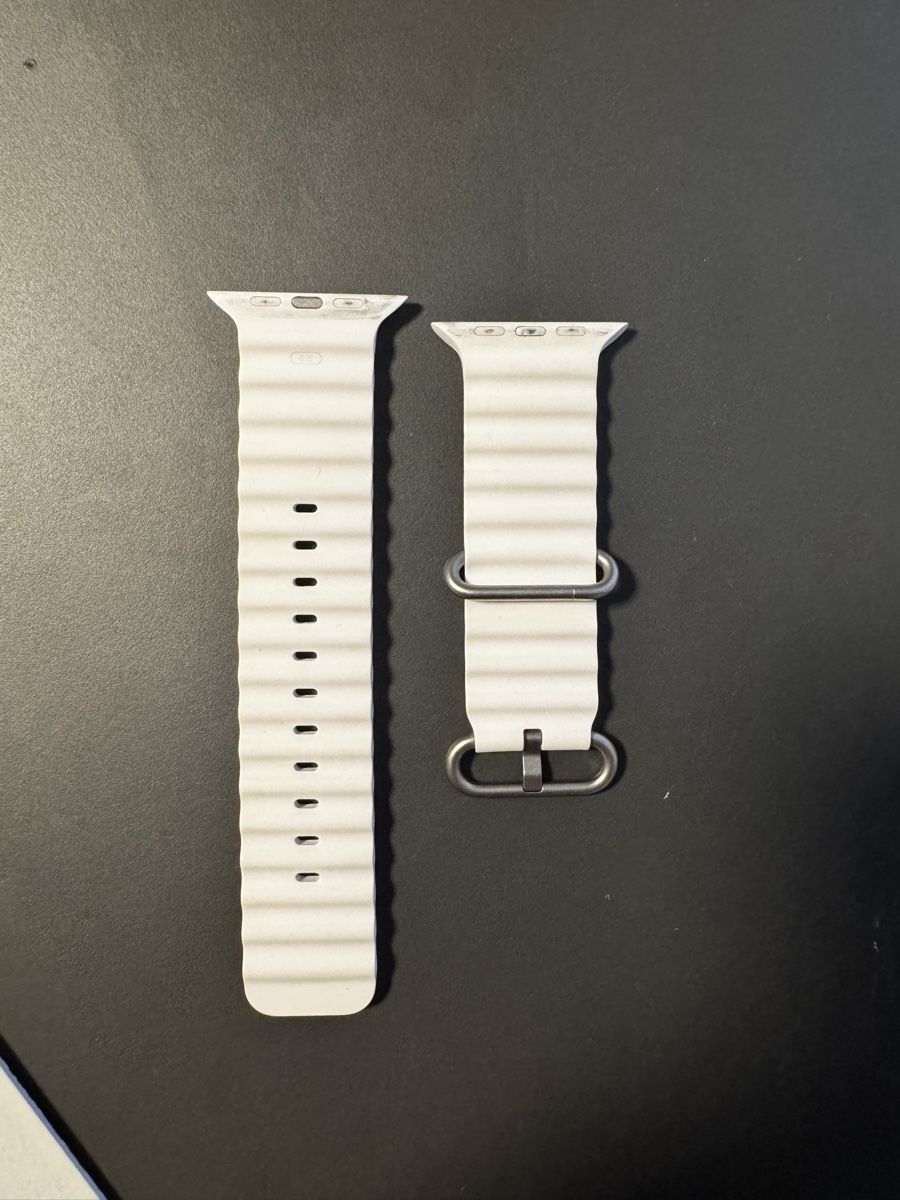 Apple Bracelets: Bracelet Apple Watch Ultra blanc – D'occasion à Petit-Lancy par bou_7vrk 1
