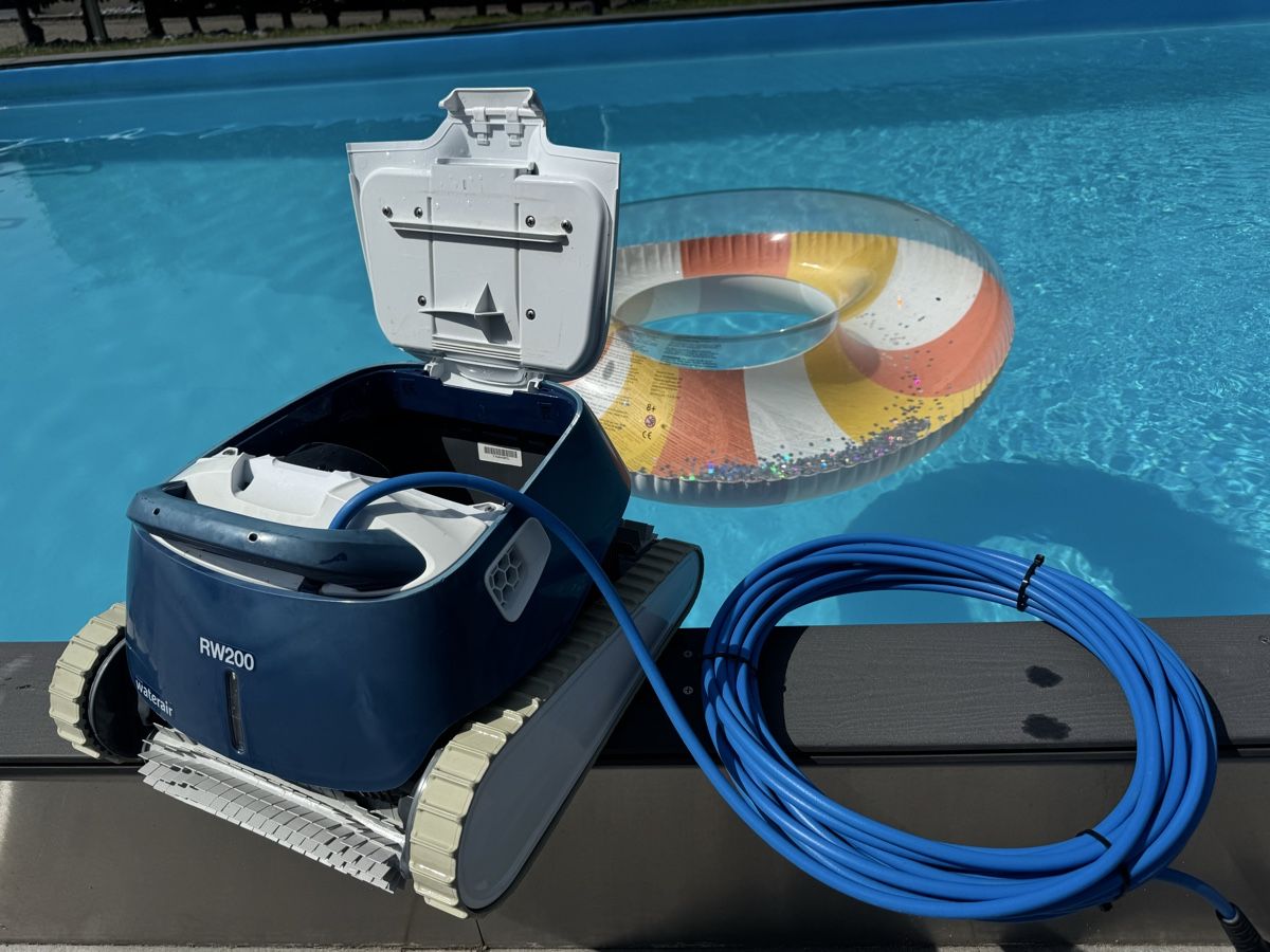 Dolphin Accessori per Piscine: Maytronics Dolphin RW 200 Pool-Reinigungsroboter – Usato da Horriwil venduto da kreidlerkari 5