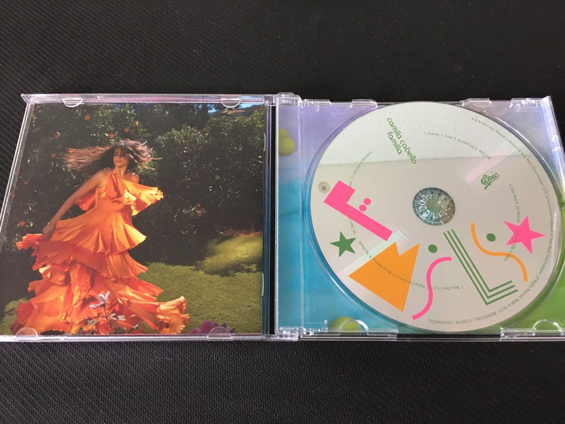 CD: Camila Cabello - Familia -CD- – Usato da St.Gallen venduto da MedienJoe 1