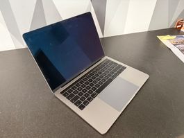 Macbook Pro 13", A1706, core i5, 16MB, 1TB, 4 thunderbolt 3
