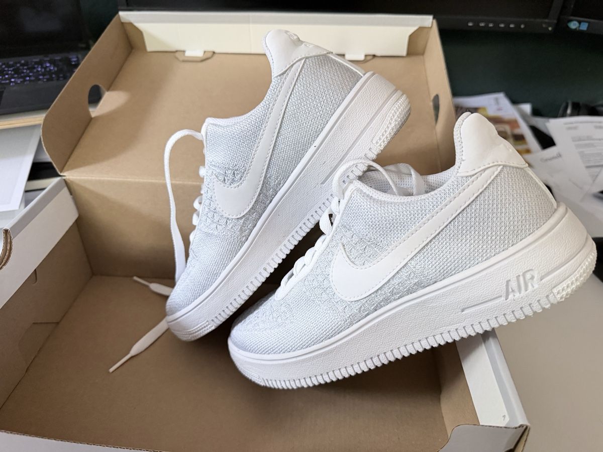 Nike Damenschuhe: Nike Damensneakers Neuwertig – Neu (gemäss Beschreibung) aus Bassersdorf von camu07