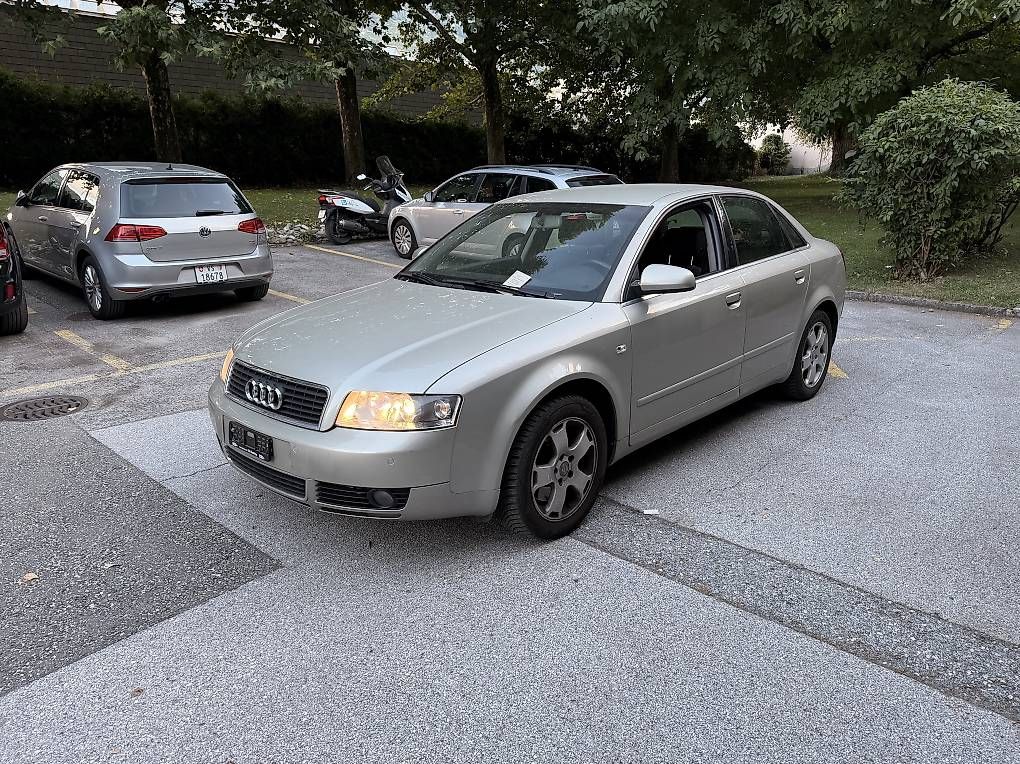 Automobili: Audi A4 2.4 V6  Berline  pour pièces / export – Usato da Sion venduto da rus_9rzv 2
