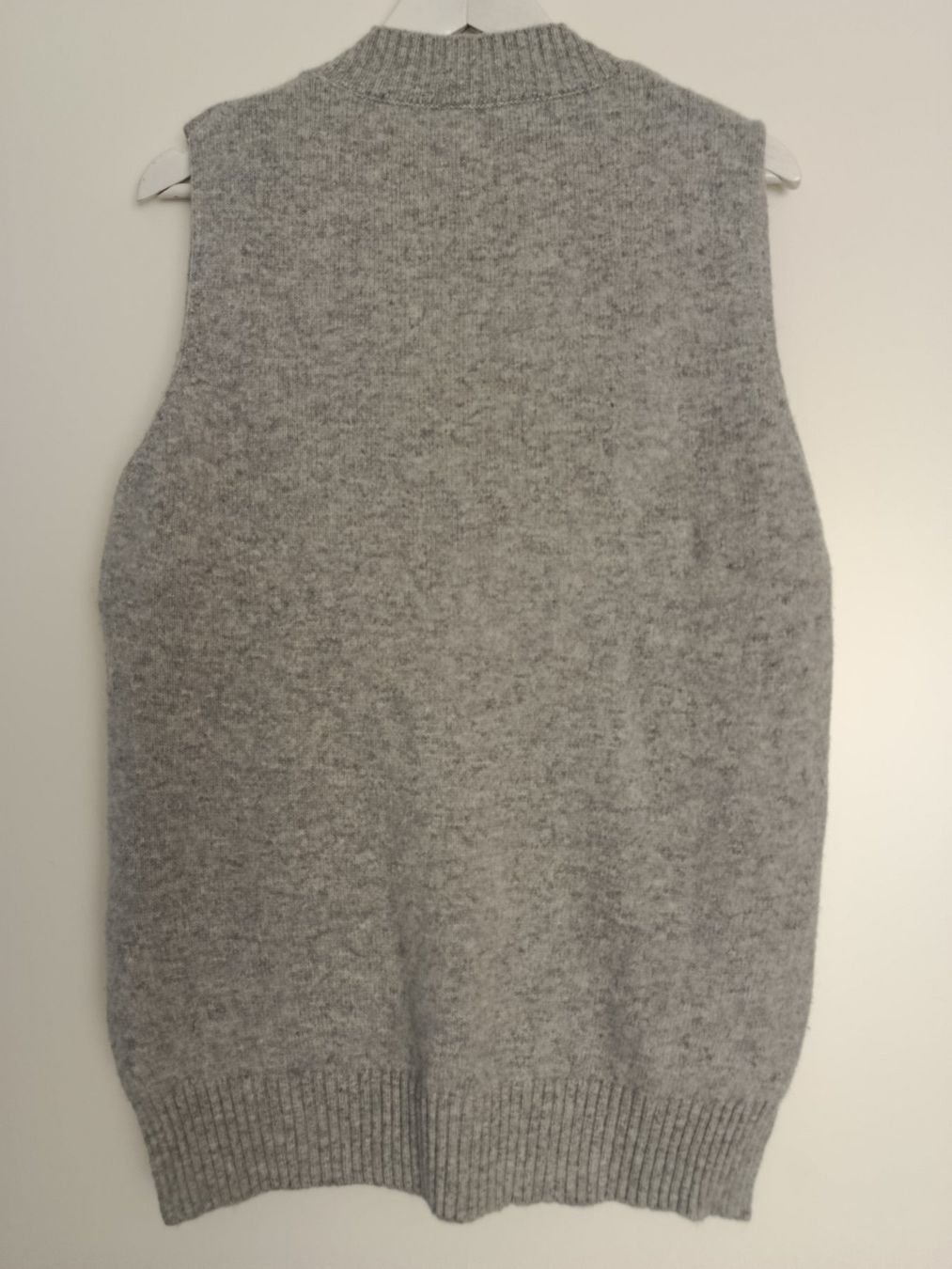 Pullover & Sweatshirts: Kaschmir Pullunder mit V-Neck – Neu (gemäss Beschreibung) aus Weiach von sim_8s27 5