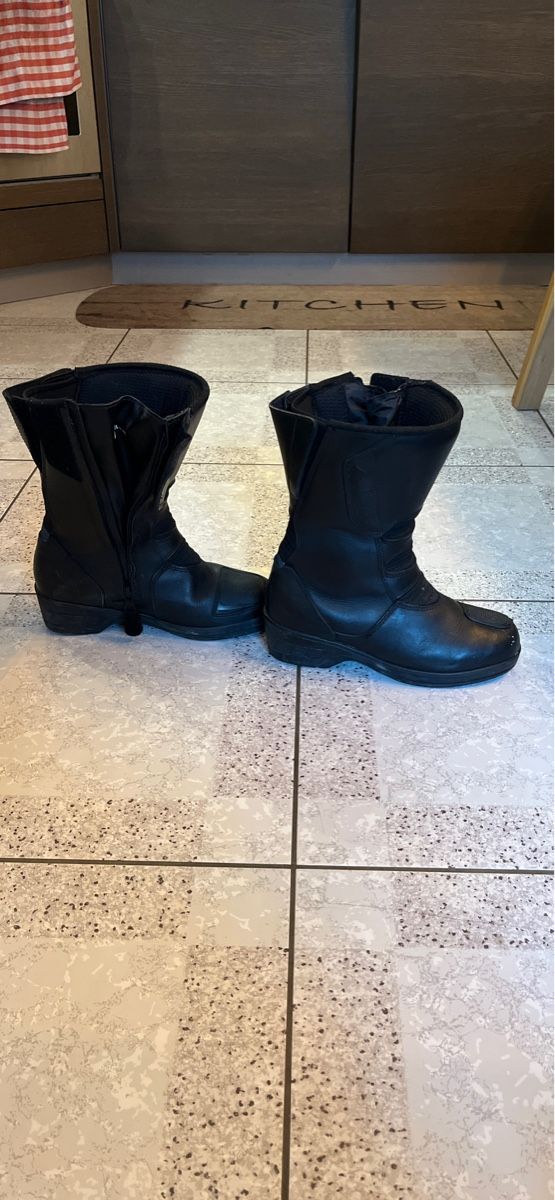 IXS Scarpe da donna: Motorradstiefel – Nuovo (secondo la descrizione) da Seewis Dorf venduto da LokiundOdin