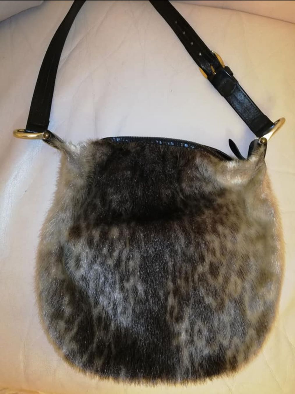 Sacs femmes: Handtasche Pelz  – D'occasion à Zuzwil SG par BeyondBelief_ 1