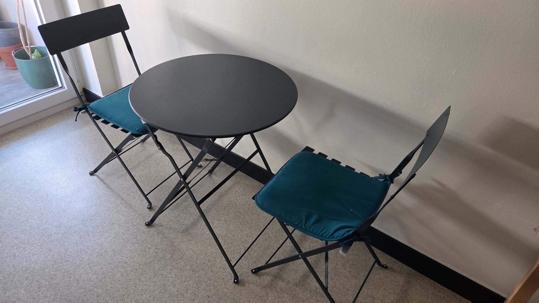 Tischset: Gartentisch und Klappstühle aus Metall – Neu (gemäss Beschreibung) aus Basel von gar_7vj8