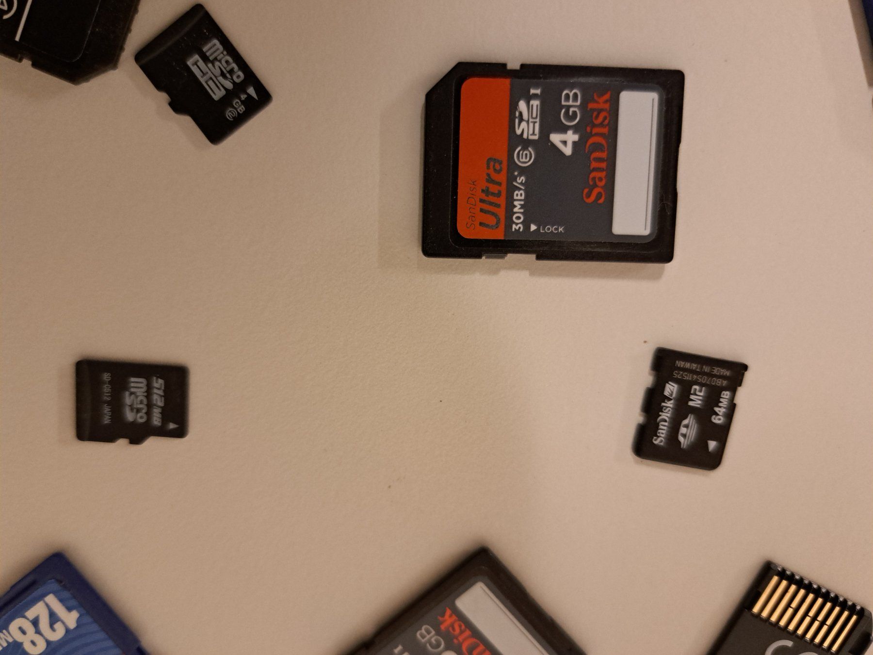 Schede di memoria: Lot mit Speicherkarten SD/ Micro SD/ diverse Grössen – Usato da Belp venduto da deal-now 2