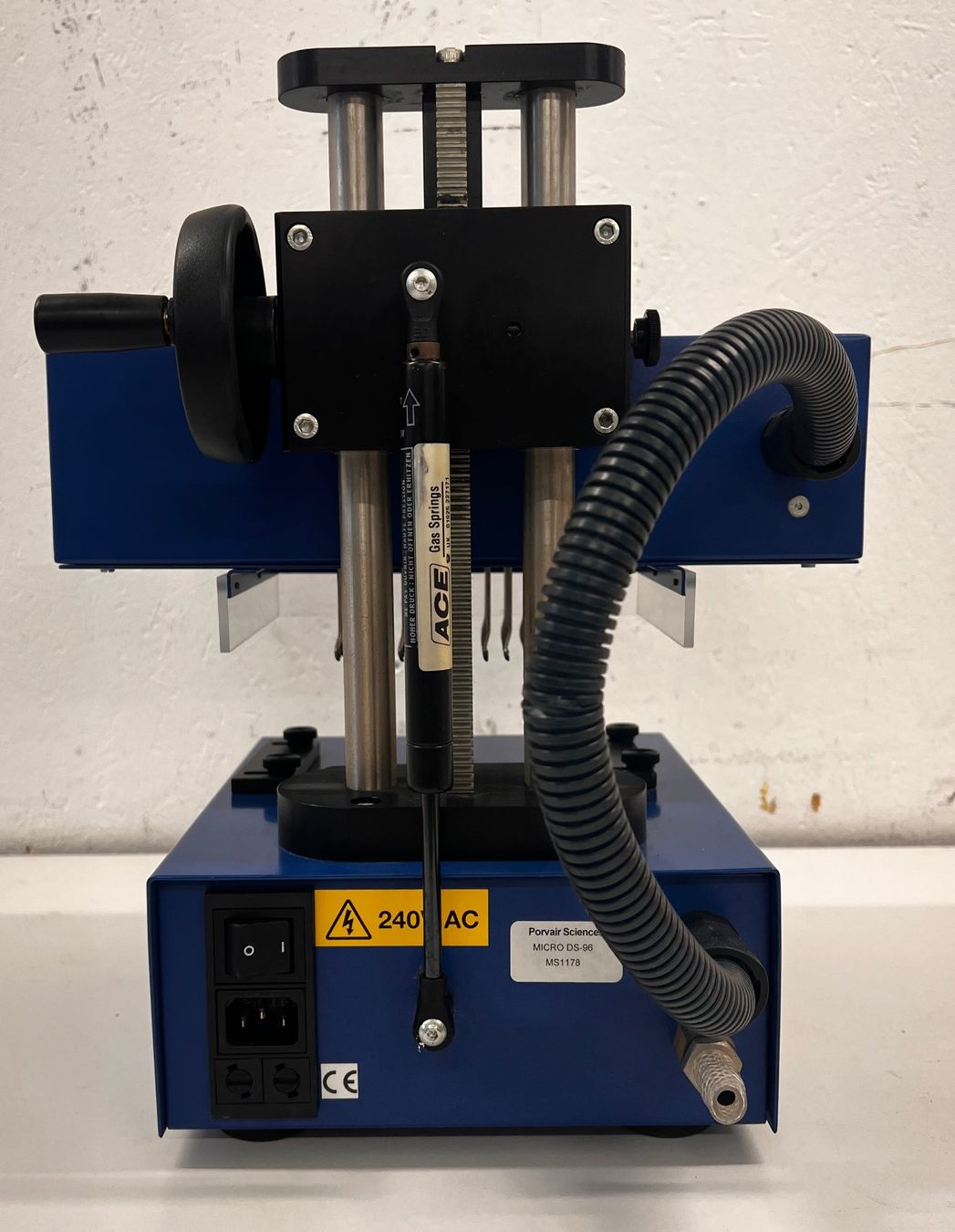 Accessori da laboratorio: Porvair Science IST Sample Konzentrator Micro-DS96 – Usato da Niederdorf venduto da LeptonAG_Labor 4