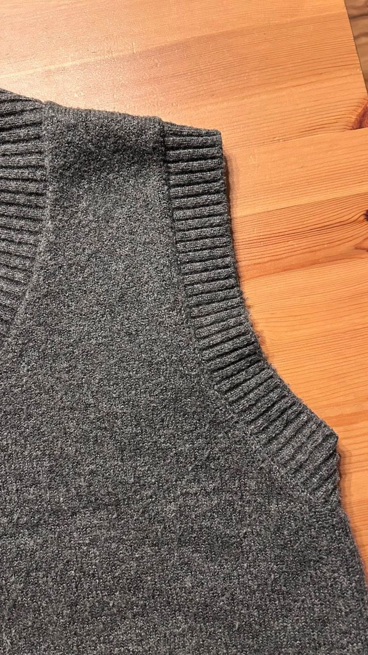 Zara Gilets & Westen: Zara Gilet – Gebraucht aus Seengen von nad_cn92 1