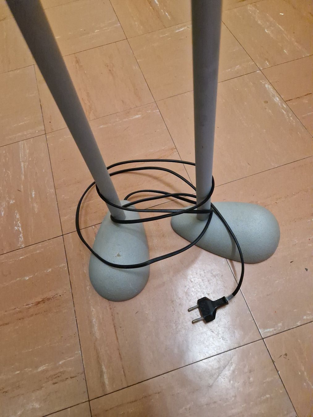 Lampen: Lampadaire moderne blanc et gris, éclairage d'ambiance – Gebraucht aus Petit-Lancy von CristianPabloRivier 1