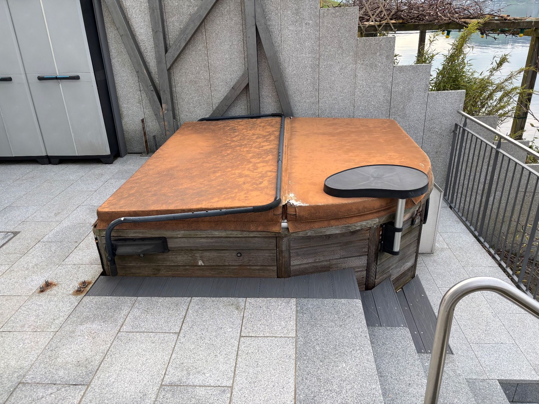 Whirlpool: Spa Caddy - Whirlpool Ablagetisch – Usato da Immensee venduto da Rstv
