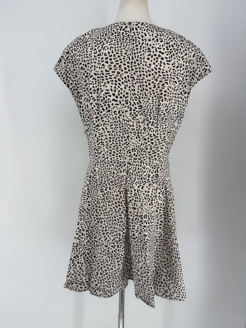 H&M Vestiti: Kleid mit Leo-Muster Gr. M von H&M – Usato da Auenstein venduto da moin. 2