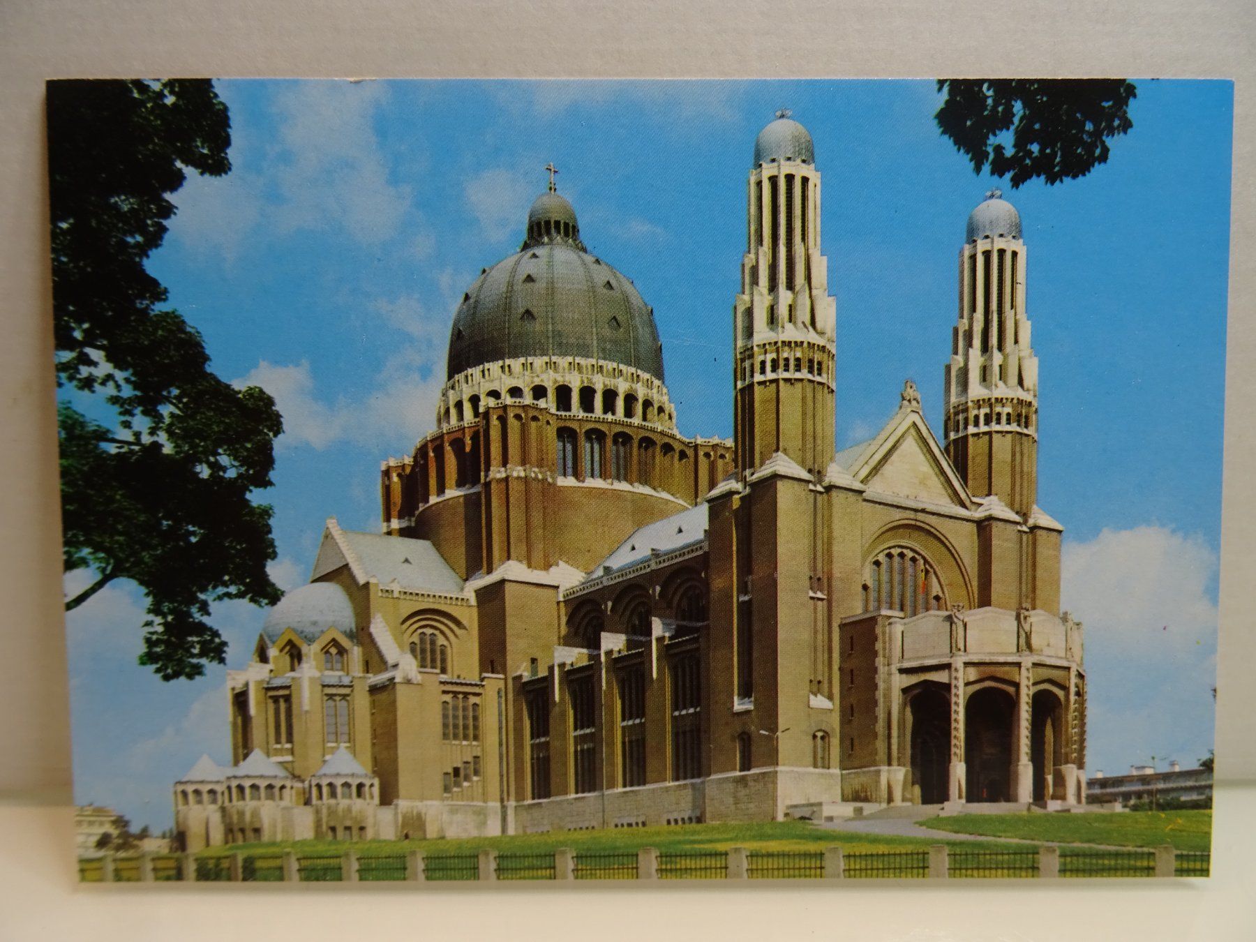 Cartoline postali: Ansichtskarte Basilique Nationale du Sacré Coeur Brüssel – Usato da Teufen AR venduto da Brandan2171