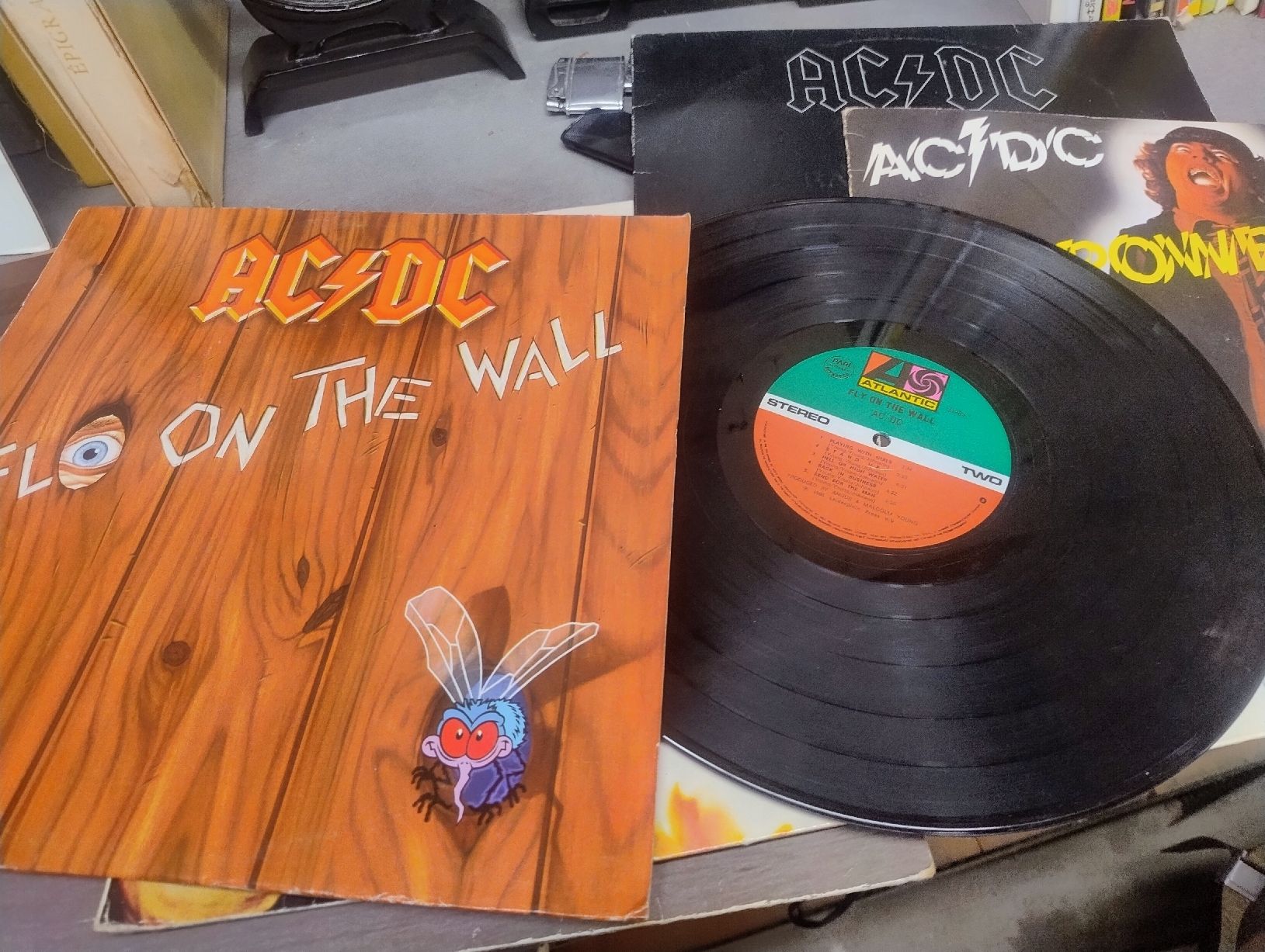Dischi in vinile: Lot vinyles d AC/DC  – Usato da Martigny venduto da jul_7s5x 1