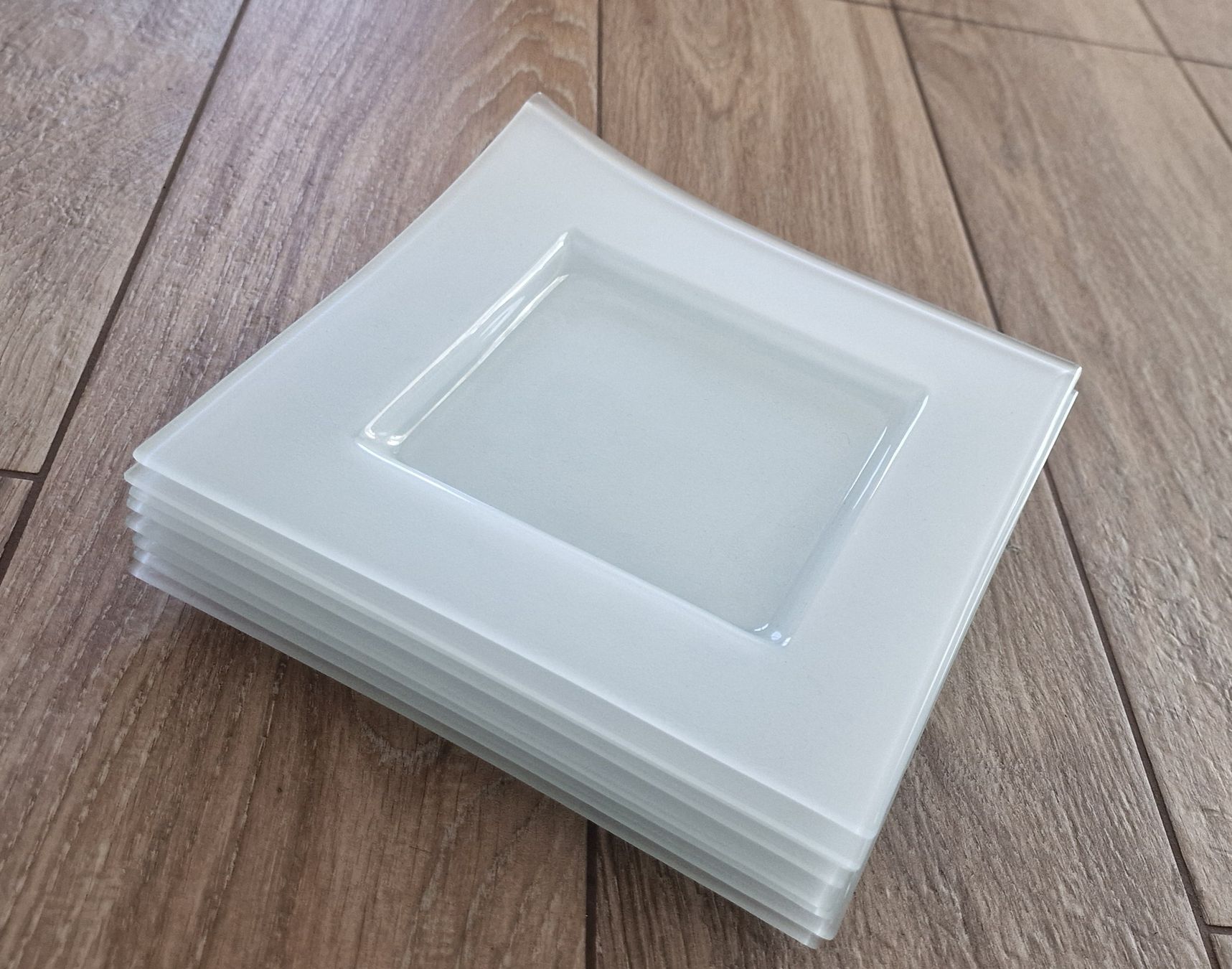 Piatti: 8 Dessertteller, Glas weiss quadratisch matt – Usato da Suhr venduto da Sbume 2
