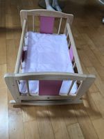 Puppenwiege mit Inhalt 