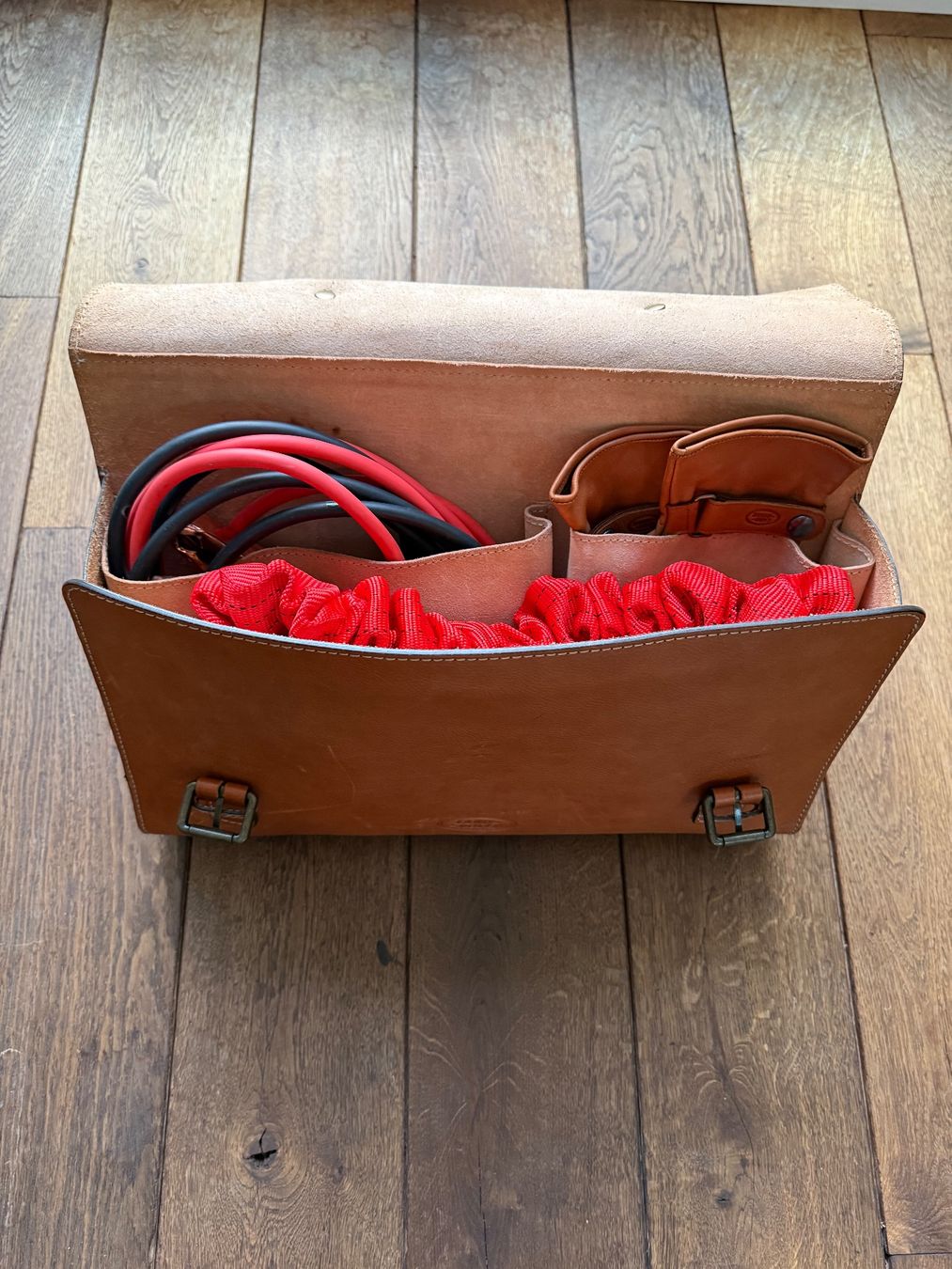 Sacs: Land Rover Defender 67 Years Edition Ledertasche – D'occasion à Luzern par brunellocaffe 2