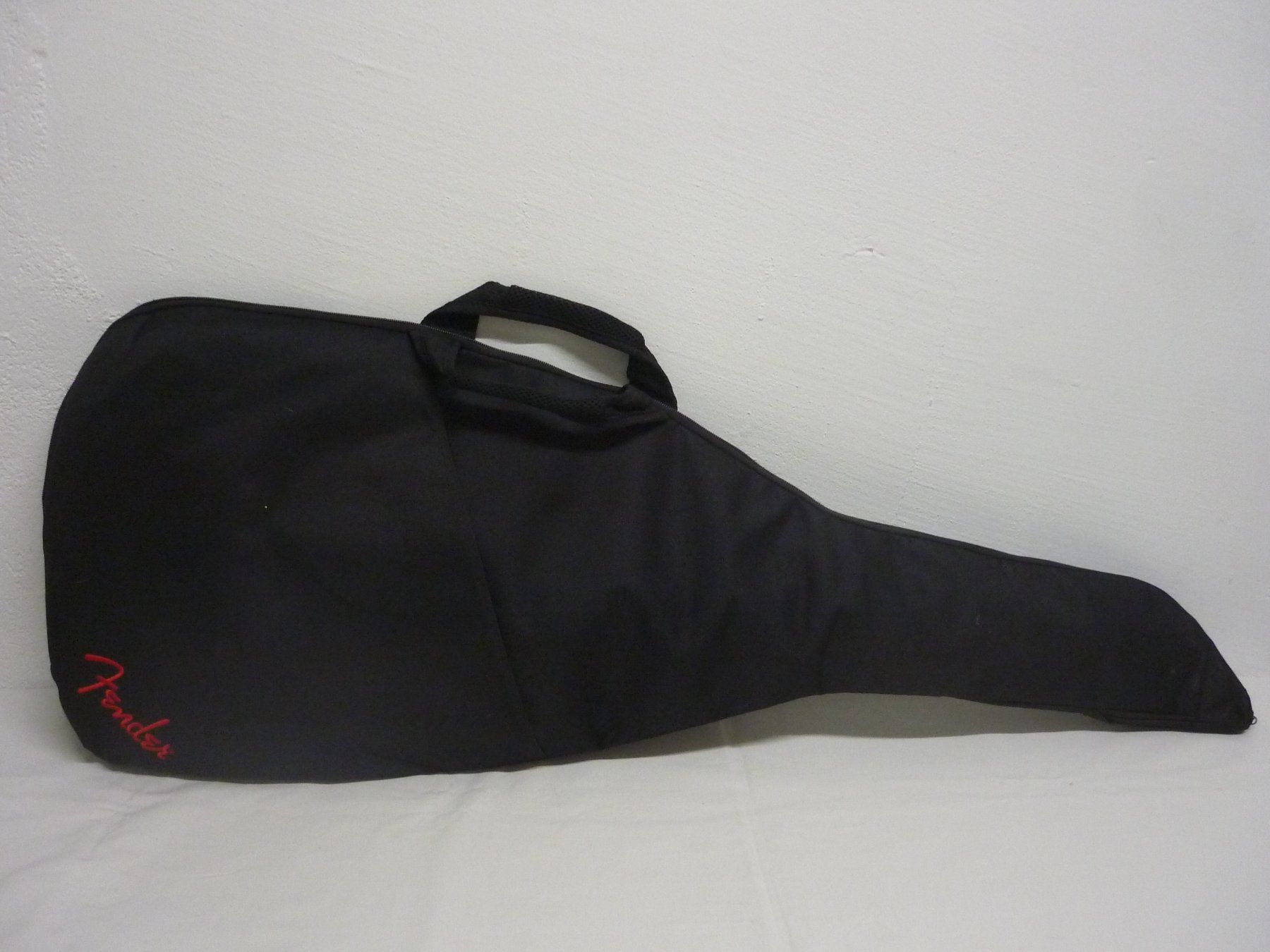 Ibanez Strumenti musicali: Ibanez E-Gitarre mit Bag – Usato da Maienfeld venduto da John13 8