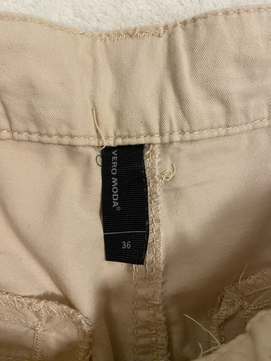 Vero Moda Pantaloni: Short beige – Usato da Conthey venduto da Lulu310 2