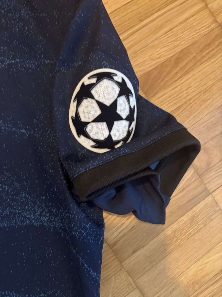 Adidas Canottiere & Pantaloni: Real Madrid Trikot Valverde – Usato da Zürich venduto da ChampShirts 5