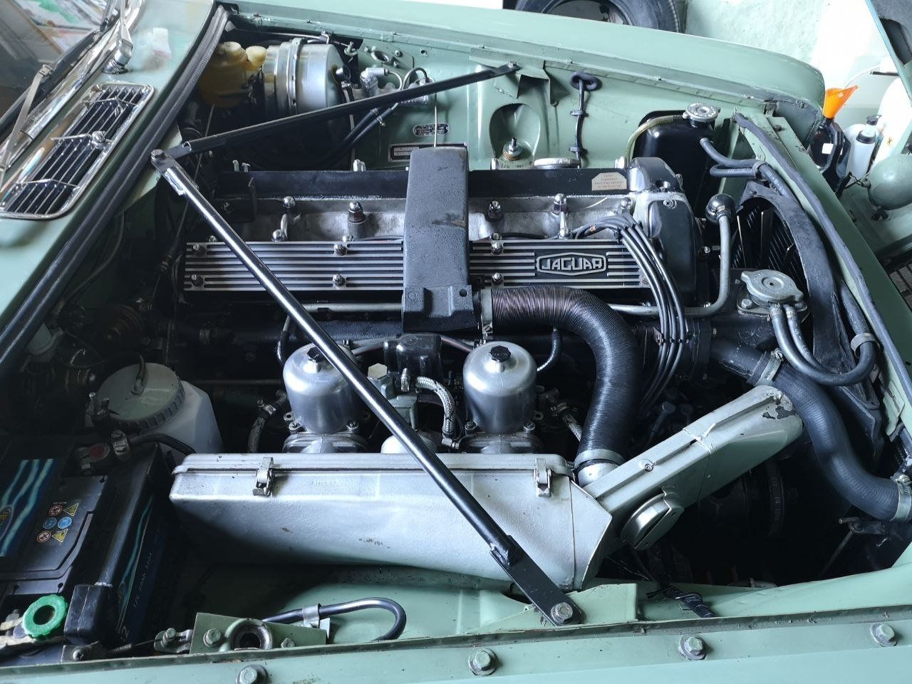 Jaguar Automobili: Jaguar XJ6 série 1 4.2 litres – Usato da Cologny venduto da ritalmachine 3