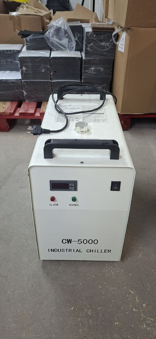 Alle Maschinen: CO2 Laser 100w ab 1.- – Defekt aus Filzbach von k8b 2