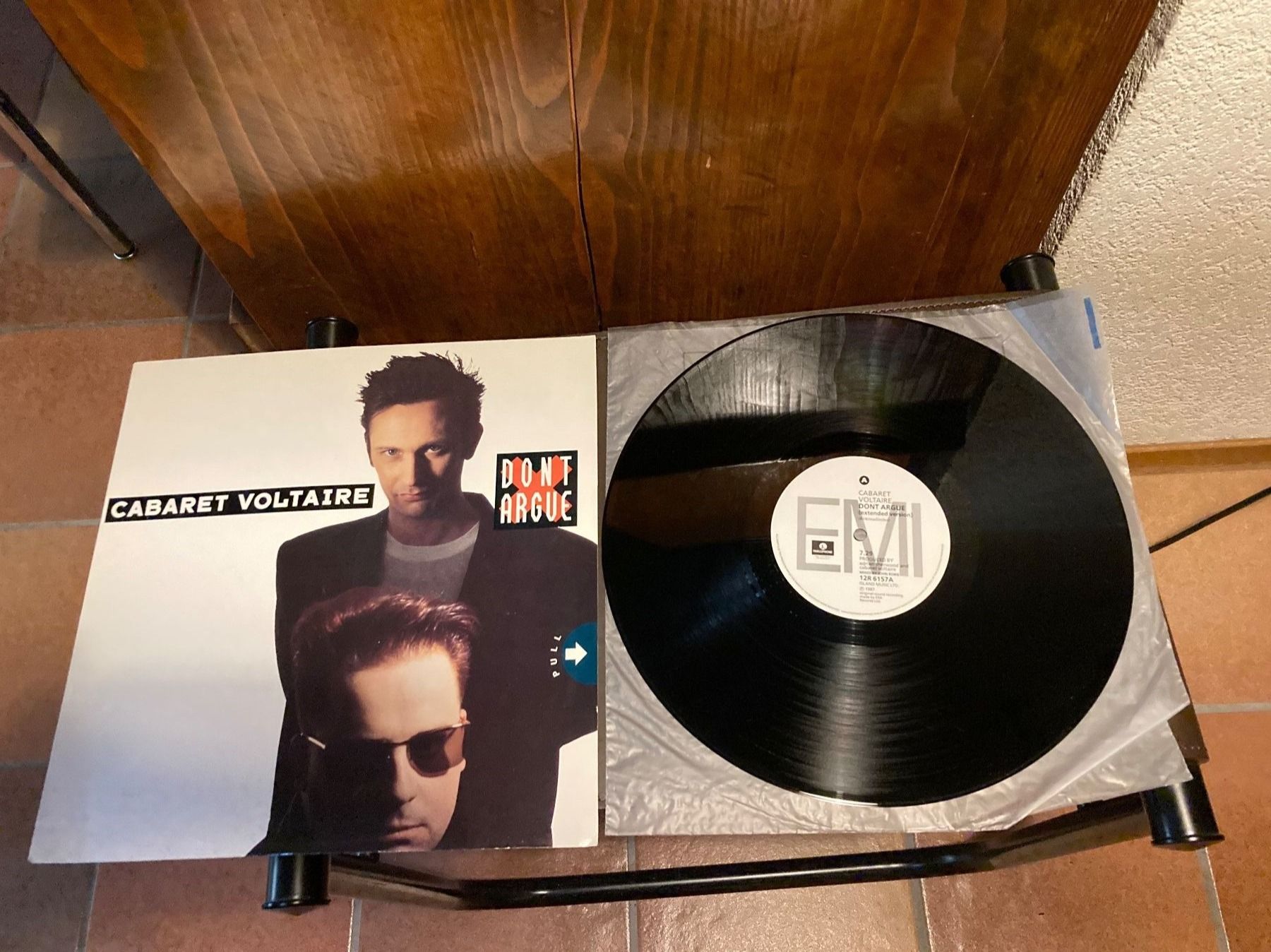 Dischi in vinile: Cabaret Voltaire - Don't Argue – Usato da Fribourg venduto da Karushi