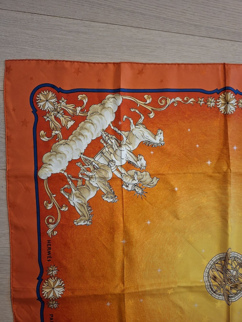 Hermès Foulard & Sciarpe: Hermès Seidentuch Cosmos orange Seide – Nuovo (secondo la descrizione) da Meinisberg venduto da Destiny1972 1
