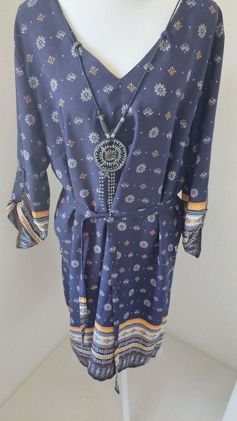 Robes: Kleid 44 – D'occasion à Adliswil par Boncoinsuisse 1