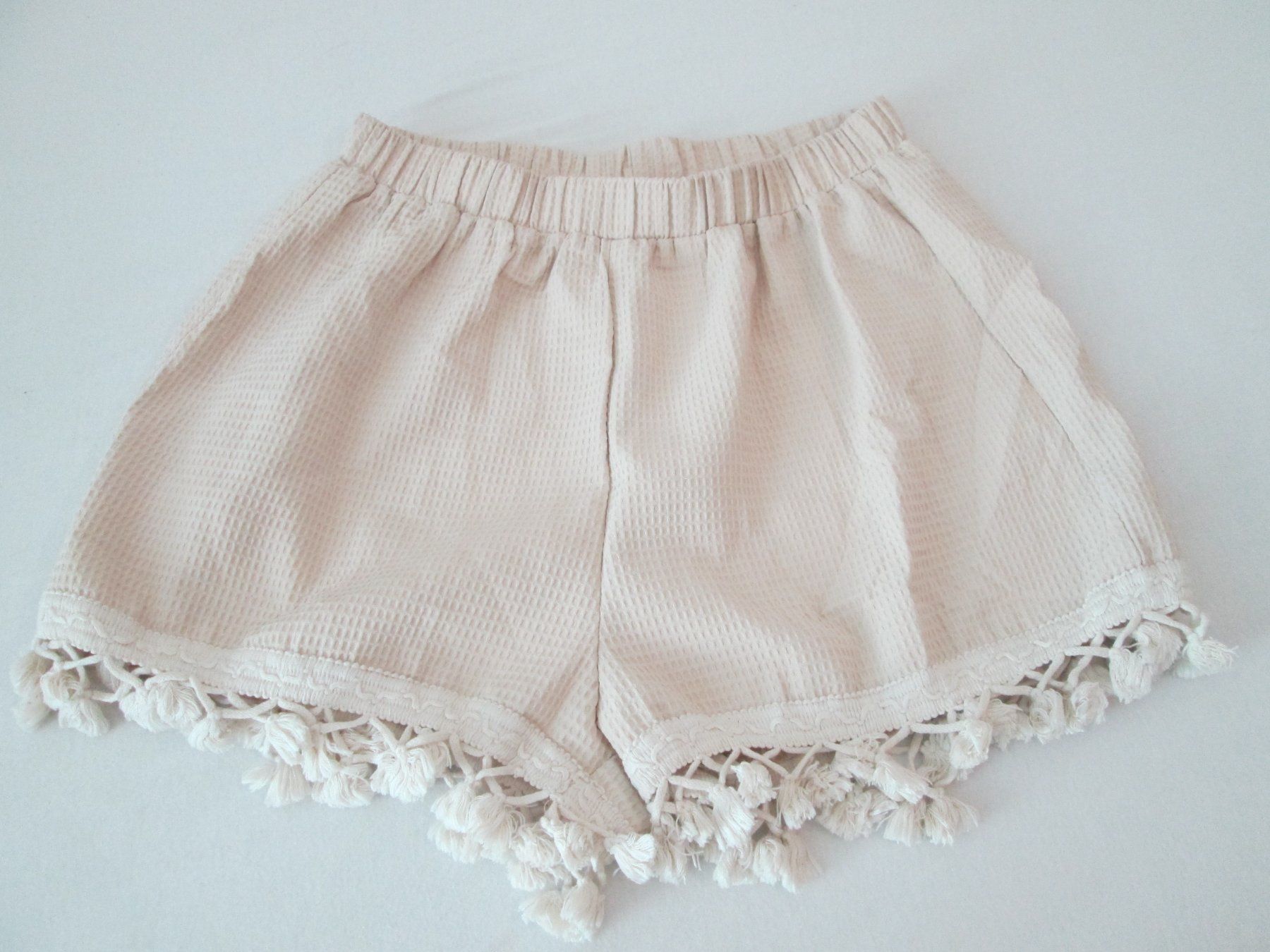 Shein Pantaloni: Beige Shorts – Usato da Neuchâtel venduto da Dualseele