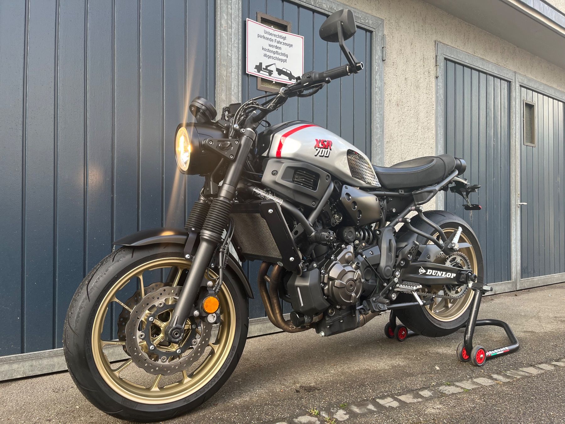 Yamaha Strada: Yamaha Xsr 700 X Tribute – Usato da Wettingen venduto da Raceyourlife 1