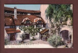 CHILLON - Cour du Château