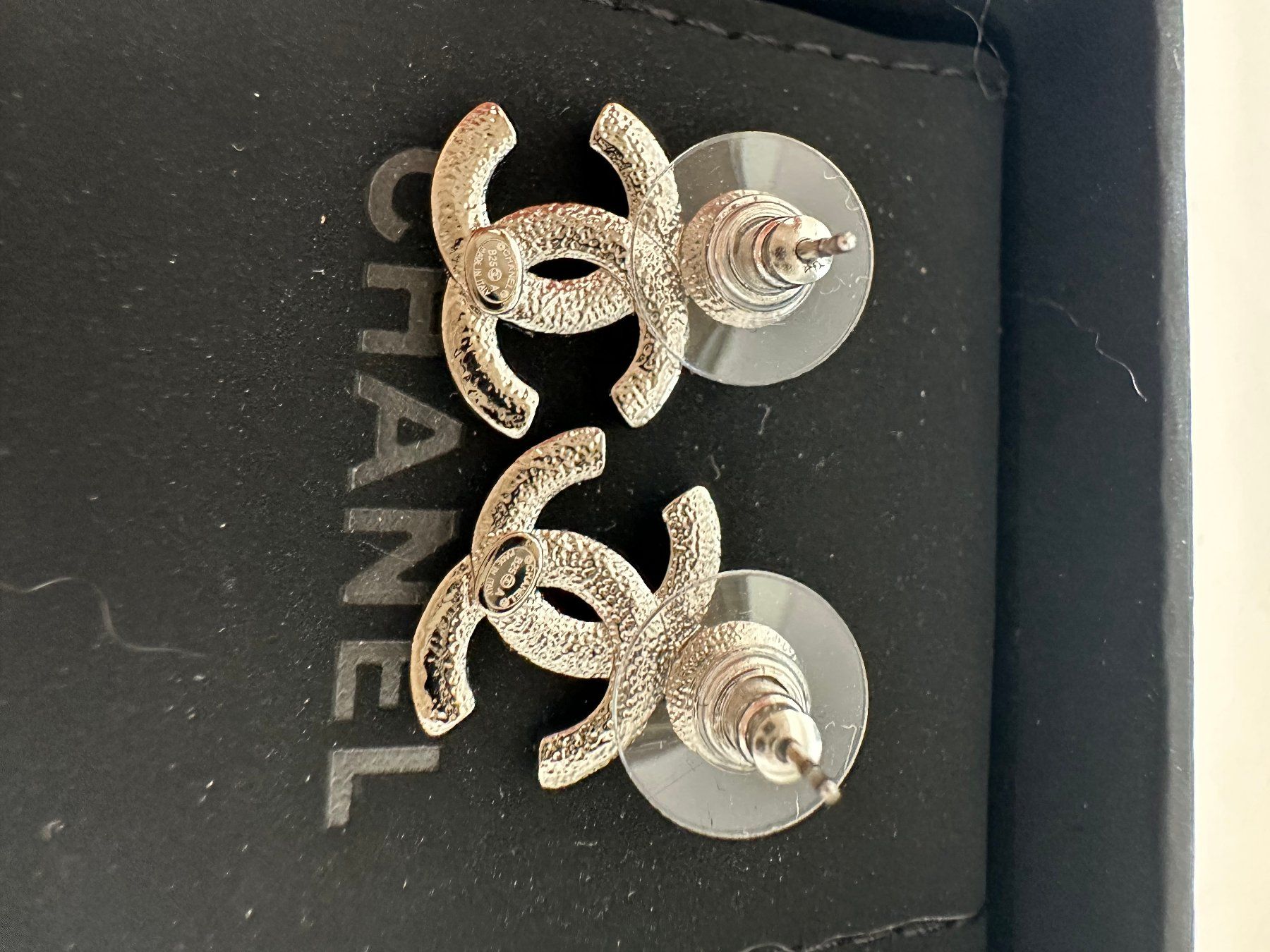 Orecchini pendenti & Orecchini a lobo: Chanel Strass Ohrringe mit  Kristall – Usato da Steinmaur venduto da regenbogen052 1