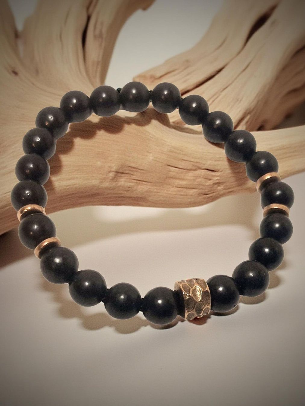 Bracciali & Braccialetti: Armband Schungit mit Bronze-Elementen. 20cm. – Nuovo e nell'imballaggio originale da Aarau venduto da Schmuckhoehle_MD 1