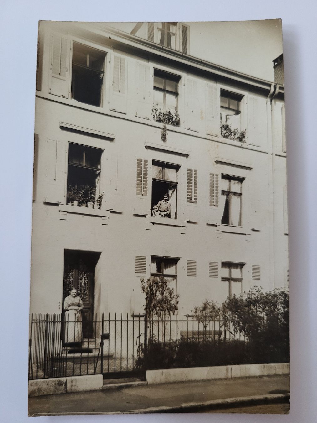 Cartes postales: Alte Ansichtskarte Haus belebt Basel RN – D'occasion à nunningen par mic_88k2