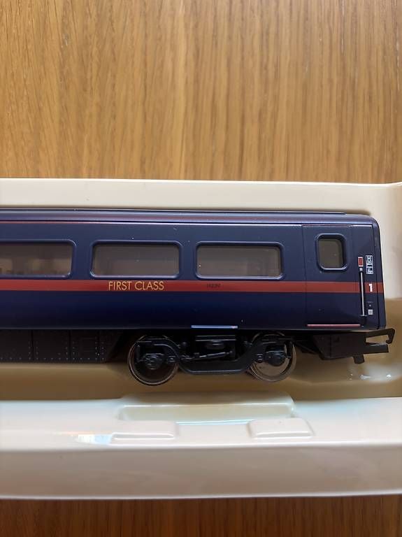 Hornby Modellini di ferrovie: Wagon de la marque HORNBY – Usato da Orbe venduto da car_8grw 3