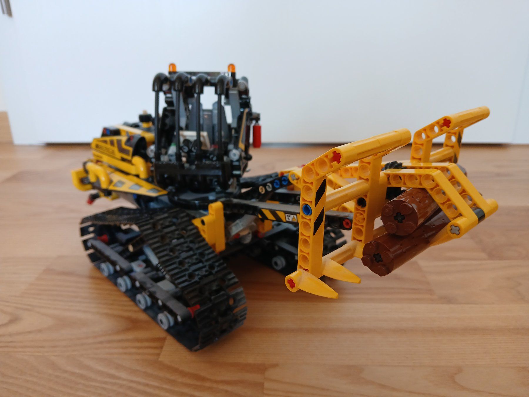 Lego Kit di costruzioni: Lego Technic Raupenlader Nr. 42094 – Usato da Winterthur venduto da Ballerina12 1