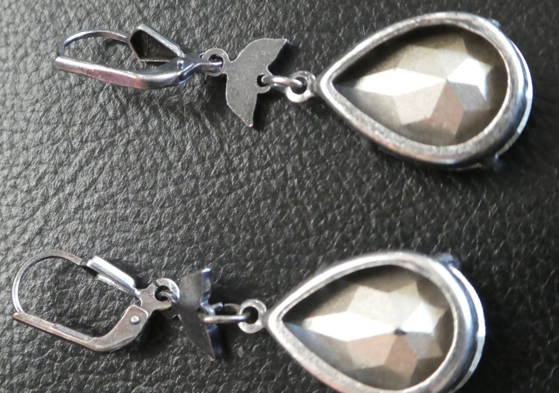 Swarovski Altri gioielli: Elegante Swarovski Ohrhänger – Usato da Diessenhofen venduto da Hundeseele 2