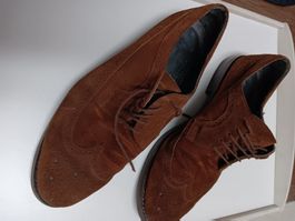 Wildlederschuh, Business