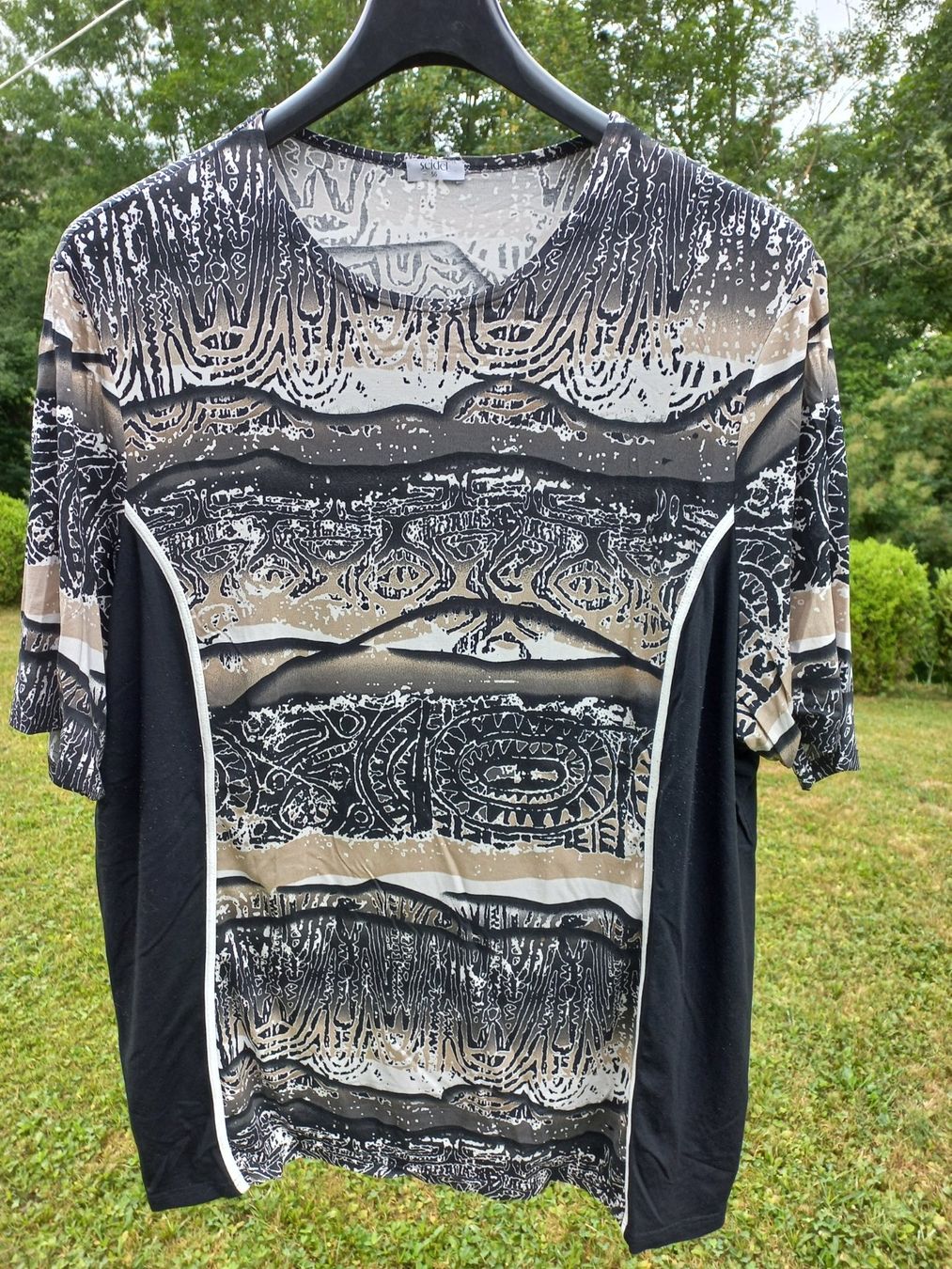 T-shirt: T-Shirt mit Muster von seidel Gr. 56 – Usato da Oberuzwil venduto da venditum.