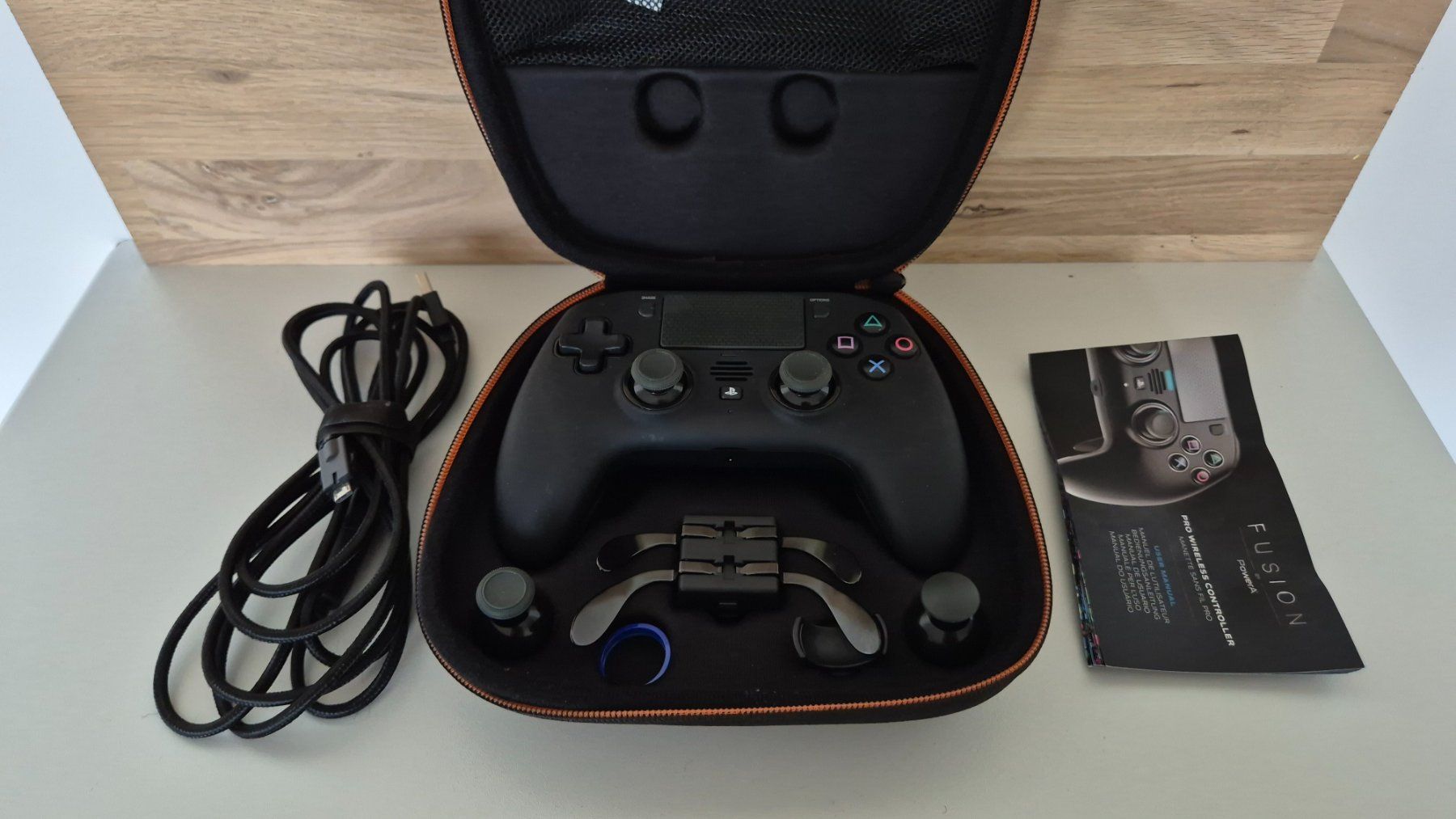 Controller: PowerA Fusion Pro PS4 Wireless Controller mit Zubehör – Usato da Bassersdorf venduto da retrolab