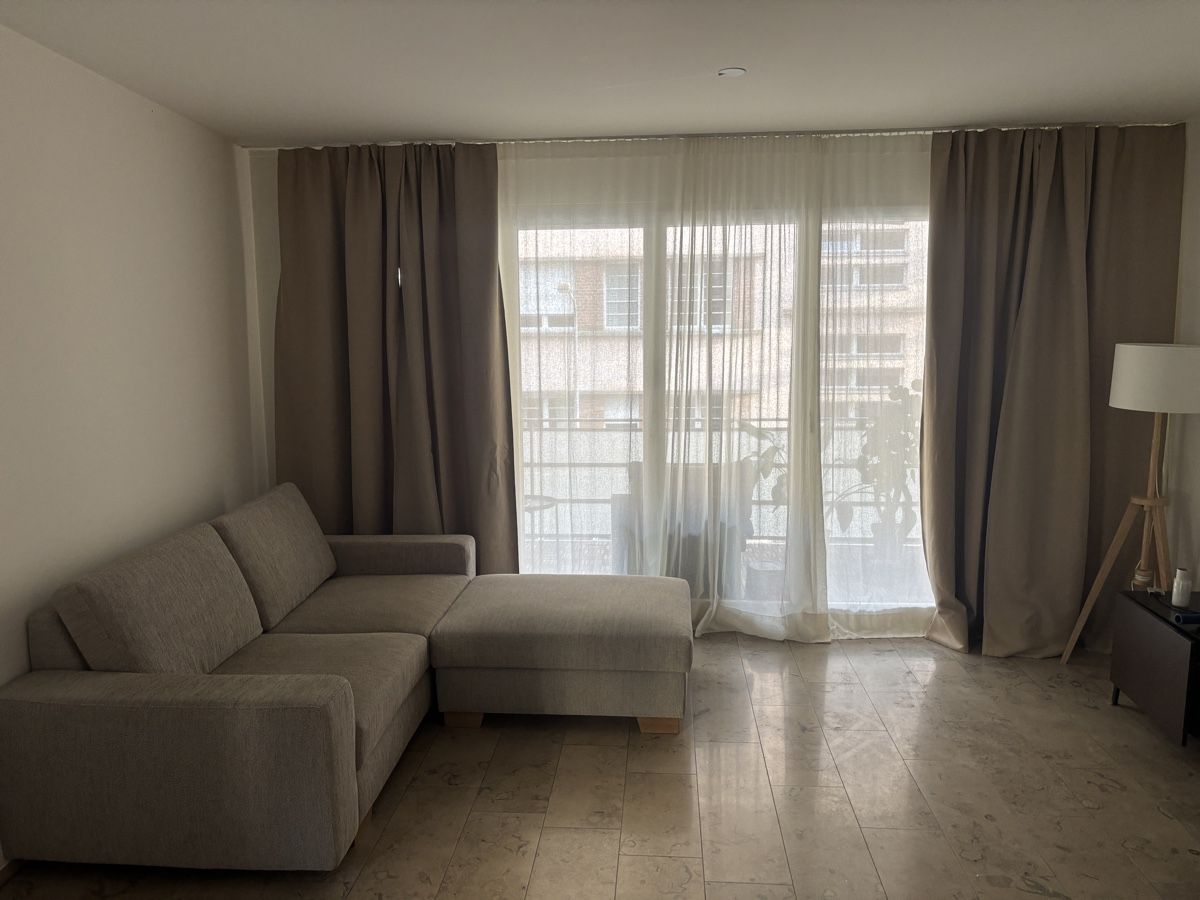 Ikea Sofas: Two seater couch + ottoman with storage – D'occasion à Zürich par gia_qzh8