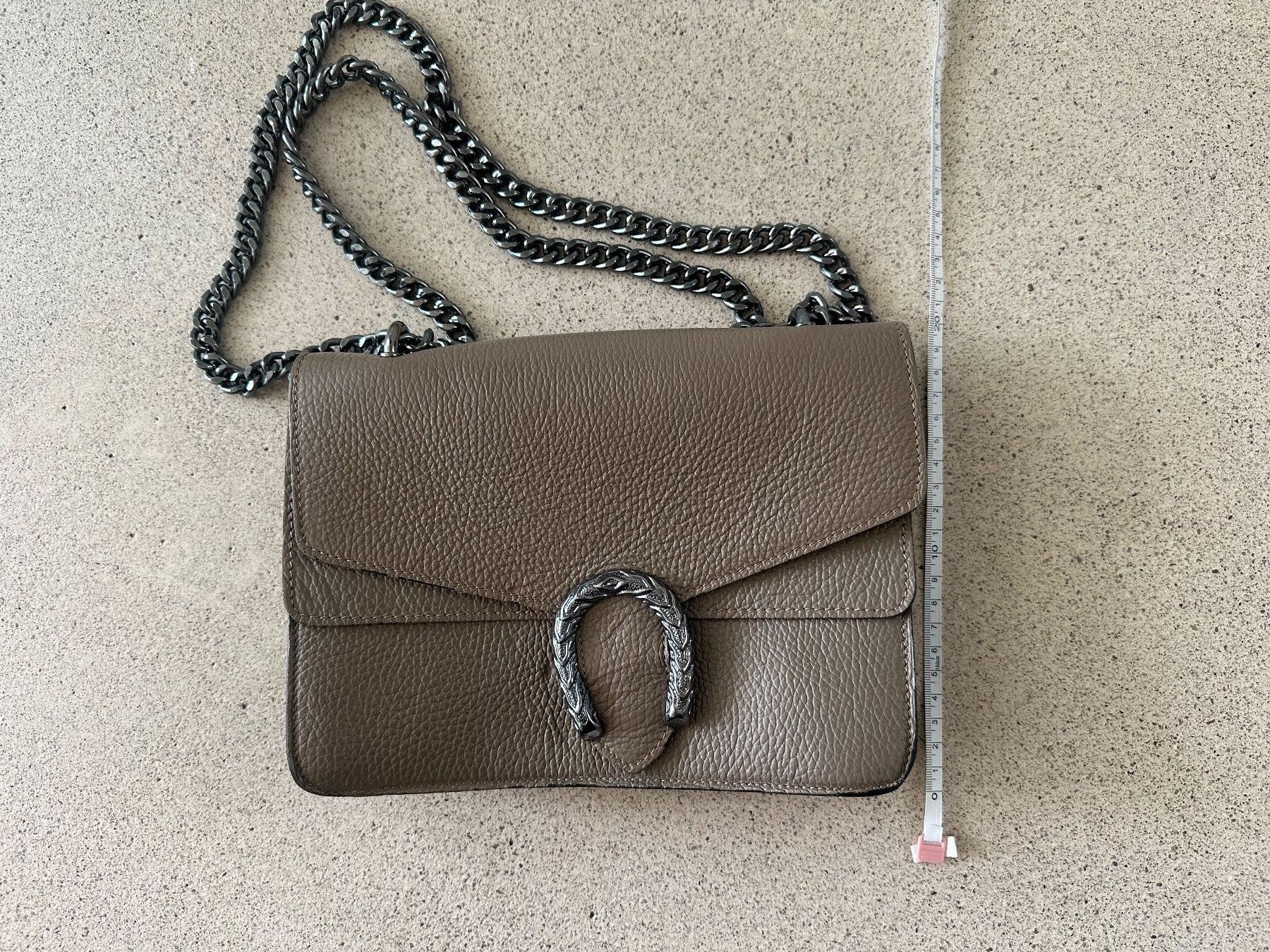 Borse da donna: Edle Tasche mit Schnalle – Usato da Schlieren venduto da cor_jgb7 9